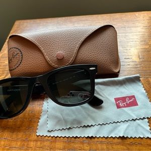Ray-Ban Original Wayfarer Classic black women’s sunglasses